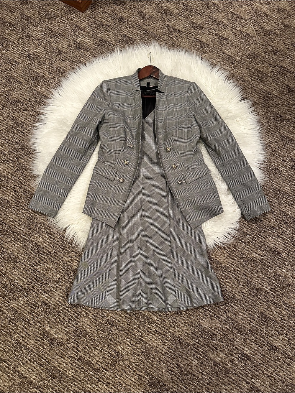 White House Black Market Tailored Women's Blazer in Grey Glen Plaid